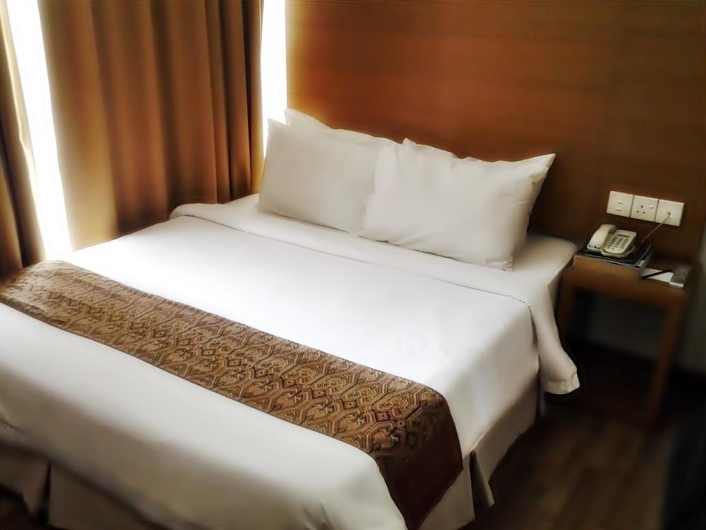 Dormani Hotel Кучинг Екстериор снимка