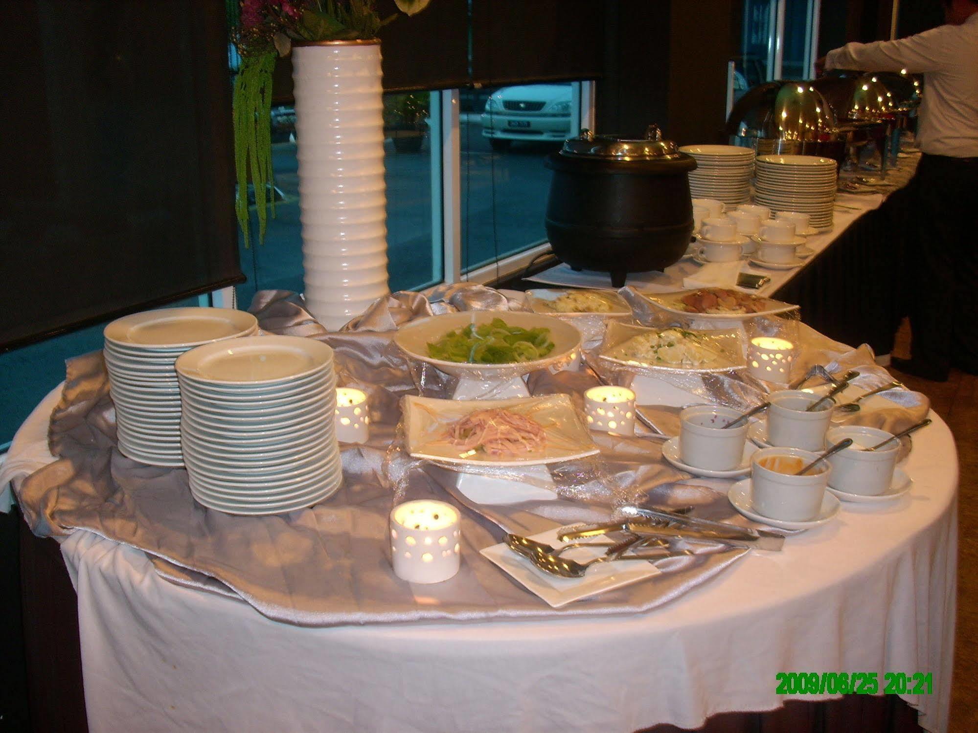 Dormani Hotel Кучинг Екстериор снимка
