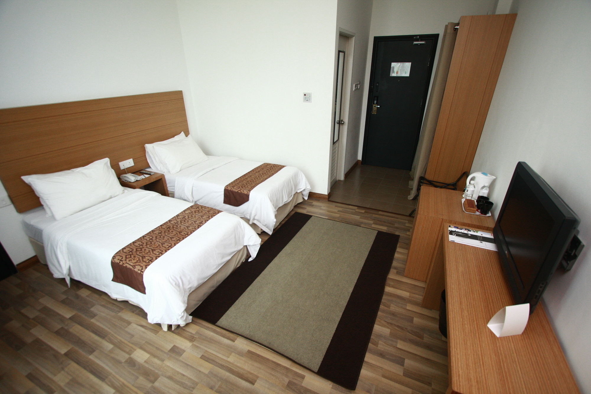 Dormani Hotel Кучинг Екстериор снимка