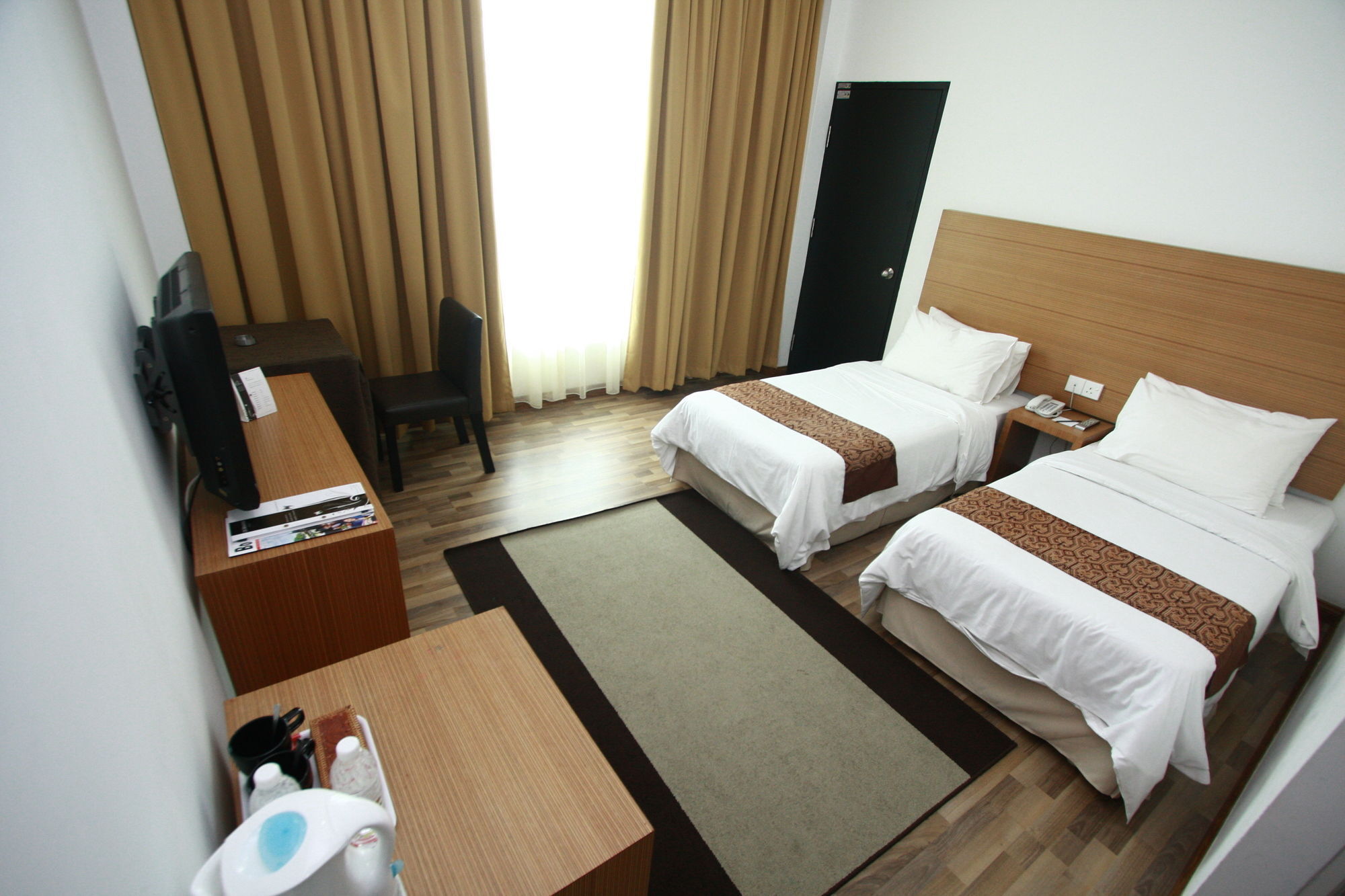 Dormani Hotel Кучинг Екстериор снимка